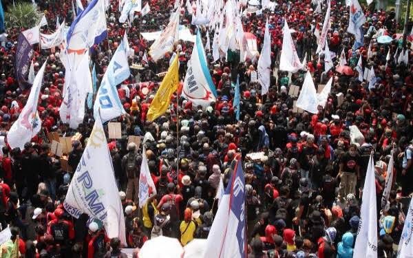
					Buruh Bekasi Demo, Ketua DPRD: Berjanji Akan menyampaikan Surat