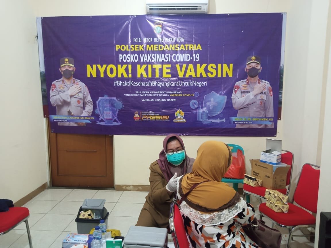 Polsek Medan Satria Kota Bekasi mendirikan Posko Vaksinasi