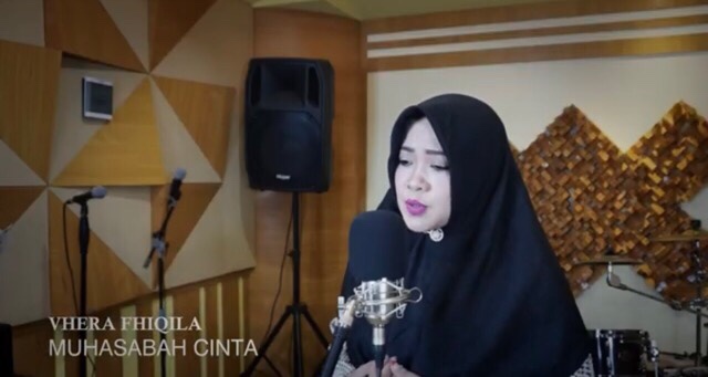 
					Selain Aktif Sebagai Ketua Muslimat NU Bekasi, Ternyata Miliki Bakat Suara Merdu