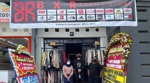 
					Toko ini terletak di Jalan Salihara no 8d, RT 003/RW 001, Kel. Jati Padang, Kec. Pasar Minggu, Kota Jakarta Selatan, 12520. BxR dibuka pada Sabtu (28/08/21).