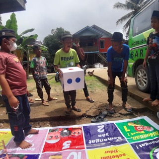 
					Dompet Dhuafa Kalimantan Timur bersama Dai Pemberdaya, DDV Kaltim, SGI Kaltim meluncurkan kegiatan Seyum Kebaikan di Kutai Barat, Kalimantan Timur (Sabtu, 28/08).