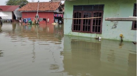 Banjir melanda Babelan Bekasi, PT BBWM Responsif Berikan Bantuan ke Warga