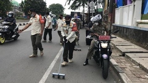 Hati-hati Banyak Ranjau Paku di Jakarta, Kini Berhasil Diamankan Satpol PP