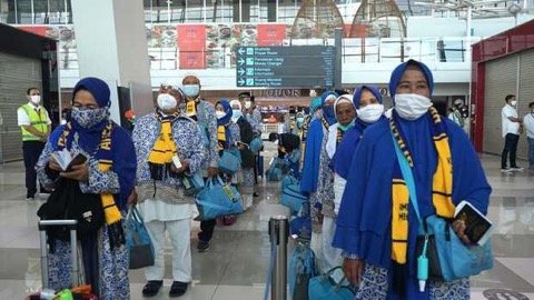 Pemerintah dan DPR Legalkan Umrah Mandiri