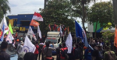 Permenaker No Tahun 2022 Bikin Geram, Buruh Bekasi Goyang Kantor BPJS