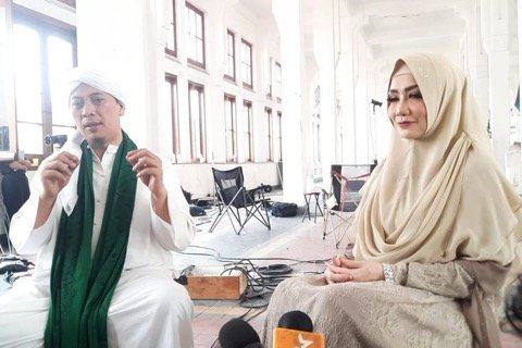 Opick dan Reza Artamevia Berduet di Lagu “Engkau Tak Sendiri”