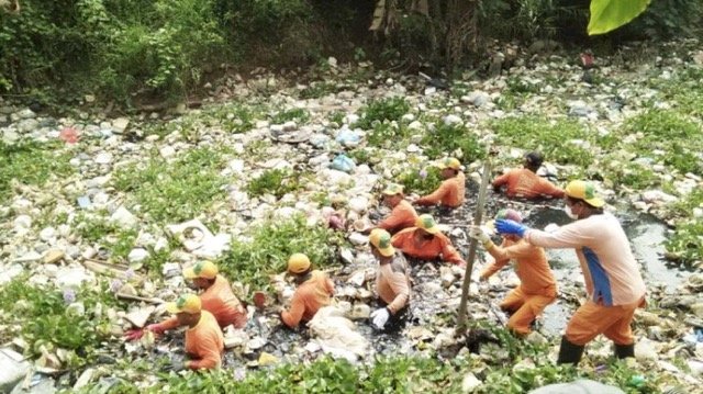‘Gasspol’, DLH Kabupaten Bekasi Angkut Sampah 150 Ton di Sukawangi