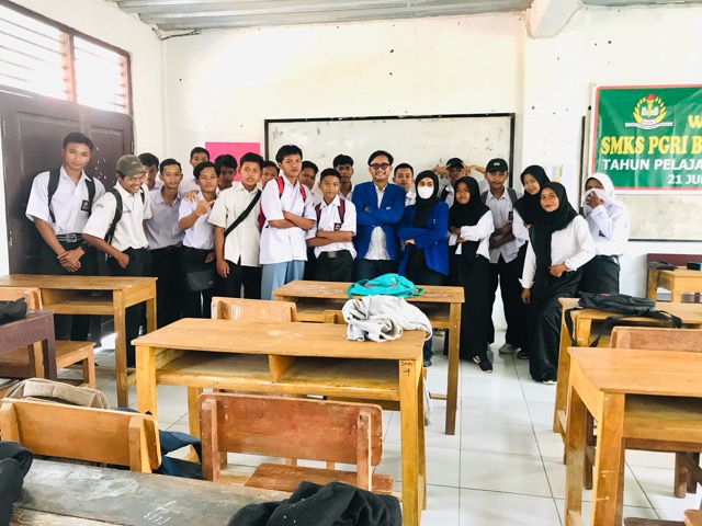 
					Mahasiswa KKN Universitas Pelita Bangsa gelar sosialisasi pencegahan bahaya Narkoba di SMK PGRI Bojongmangu, Bekasi.