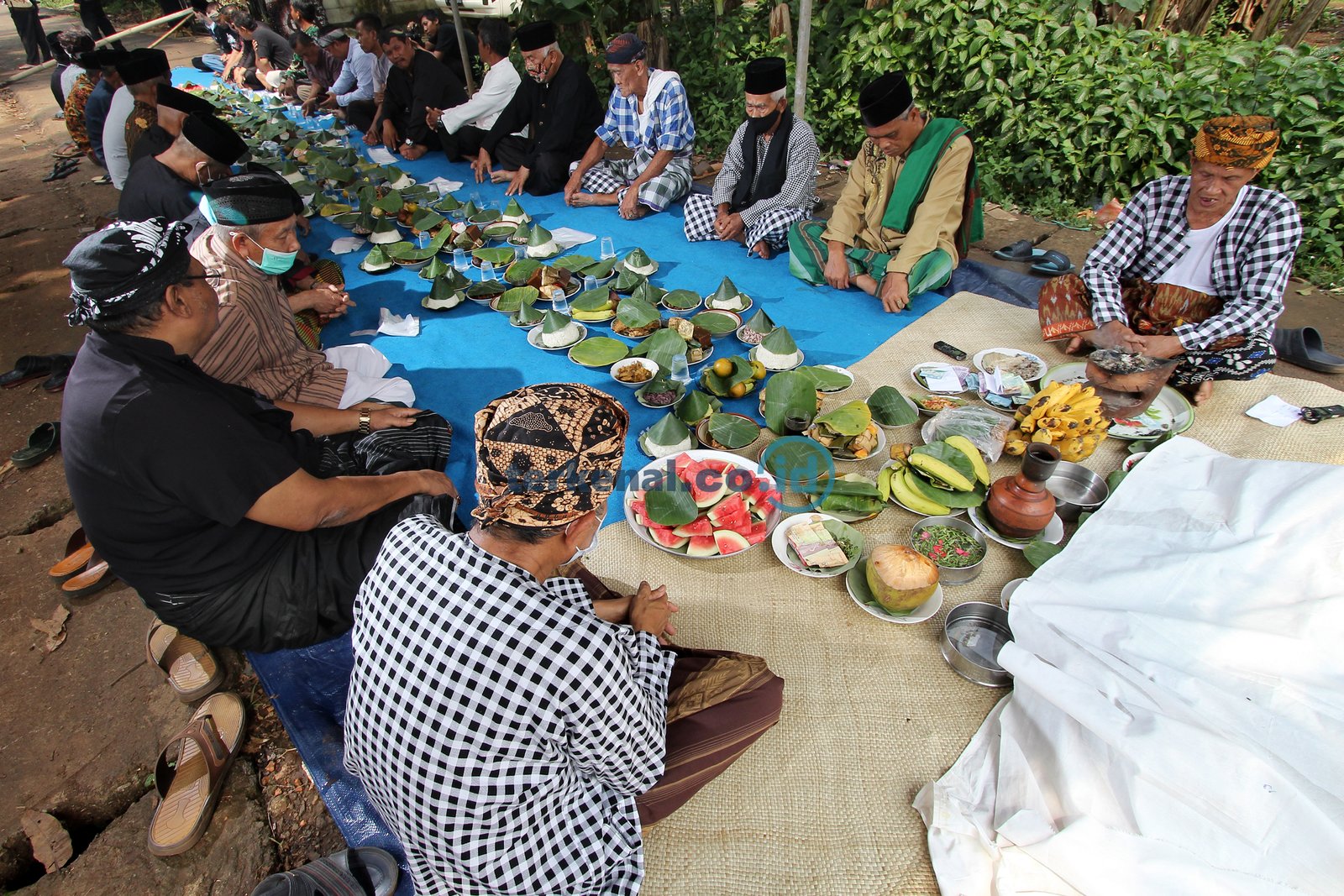 FOTO: Warga Masih Menjaga Tradisi Babaritan di Kampung Kranggan 2 EC23BB74 4D77 4566 BFE2 3D374694891D