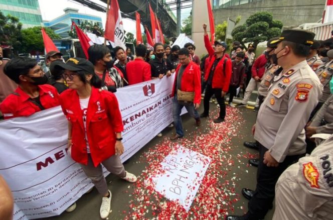
					Gerakan Mahasiswa Nasional Indonesia (GMNI) melakukan aksi demonstrasi di Jakarta beberapa waktu lalu. FOTO: Istimewa