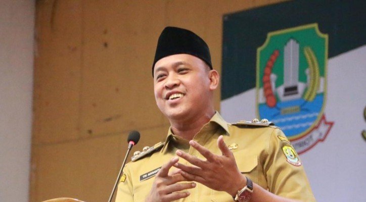 Plt Walikota Bekasi Diminta Netizen Mundur Dari Jabatan, Tri Adhianto Respon Dengan Konten TikTok