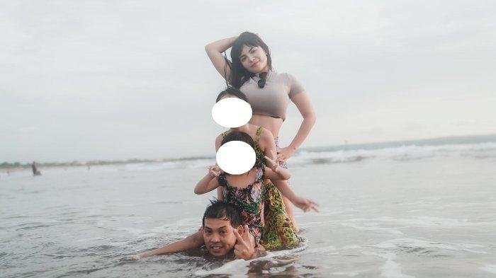 Kepergok Liburan Bareng Ko Apex, Wajah Tanpa Make Up Dinar Candy Jadi Sorotan Kepergok Liburan Bareng Ko Apex, Wajah Tanpa Make Up Dinar Candy Jadi Sorotan