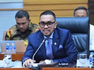 KPK Minta Tambahan Dana, Sahroni Berkelakar Ajukan Rp5 Triliun KPK Minta Tambahan Dana, Sahroni Berkelakar Ajukan Rp5 Triliun