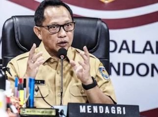 Beban APBD Membengkak, Tito Larang Tambah Honorer Baru Beban APBD Membengkak, Tito Larang Tambah Honorer Baru