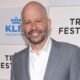 Jon Cryer Menyampaikan Dia Masih Sepertinya tidak Disalahartikan sebagai Rekan Bintang 80-an Matthew Broderick (Eksklusif)