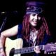 Linda Perry Merenungkan ‘Masa Sulitnya’
