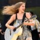 Taylor Swift Merayakan Pertunjukan Tur Eras ke-100