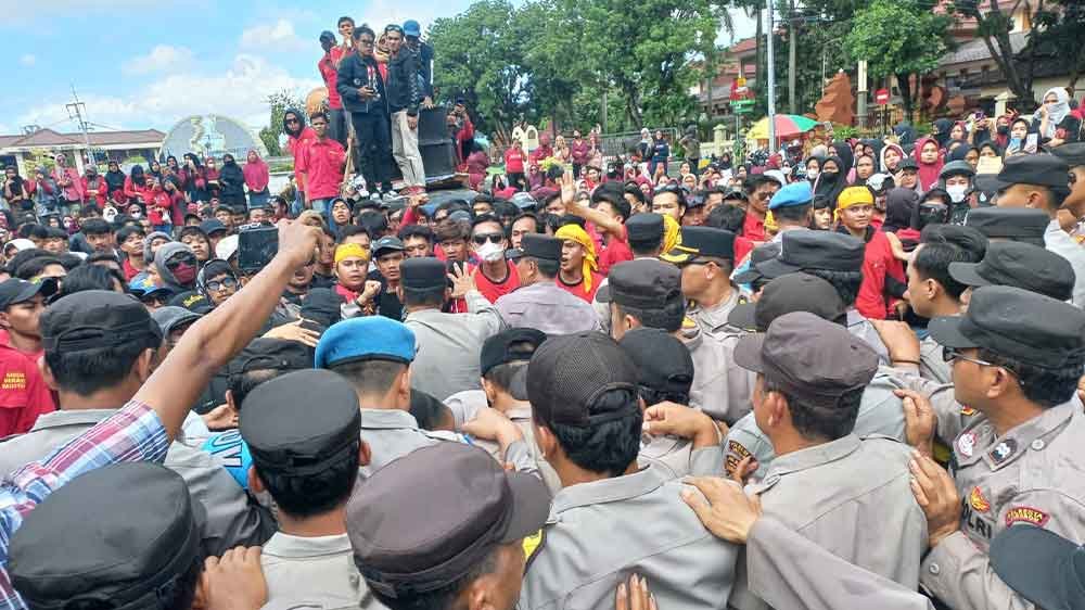 PT Yihong di Cirebon Gulung Tikar PHK Ribuan Karyawan PT Yihong di Cirebon Gulung Tikar PHK Ribuan Karyawan