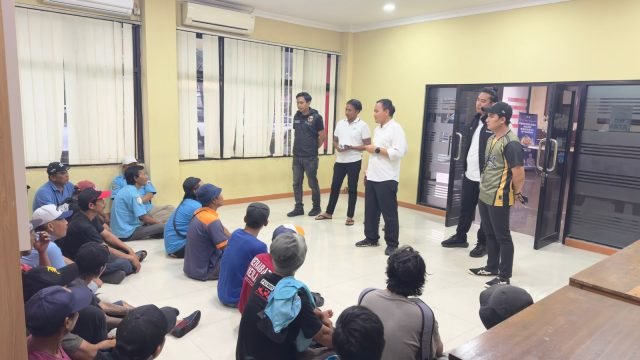 23 Preman Berkedok Juru Parkir dan Ormas Diamankan Polres Jaksel dalam Operasi Brantas Jaya 2025