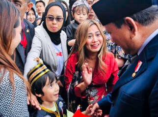 Mantap! Presiden Republik Indonesia Prabowo Subianto Disambut Diaspora Indonesia di St. Petersburg Mantap! Presiden Republik Indonesia Prabowo Subianto Disambut Diaspora Indonesia di St. Petersburg