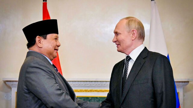 Presiden Republik Indonesia Prabowo Subianto Diundang di International Economic Forum 2025