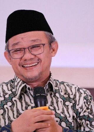 Mendikdasmen Ungkap Banyak Anggota DPR Lulusan Paket C
