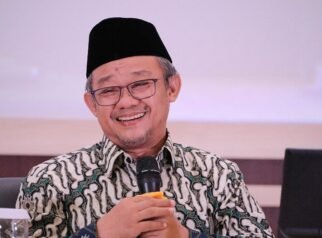 Mendikdasmen Ungkap Banyak Anggota DPR Lulusan Paket C