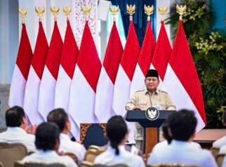 Presiden Prabowo Subianto mengajak seluruh rakyat Indonesia untuk menyambut HUT RI ke-80