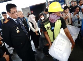Tinjau Pasar Tanah Abang, Menkeu Sebut Daya Beli Masyarakat Masih Terjaga Tinjau Pasar Tanah Abang, Menkeu Sebut Daya Beli Masyarakat Masih Terjaga