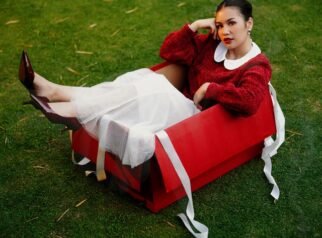 Vanessa Zee: Berkaca-kaca