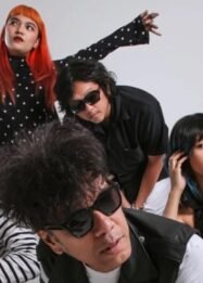 The Upstairs: Satelit