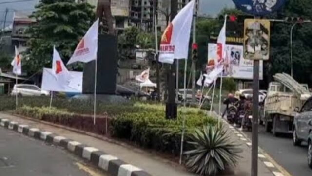 Arahan Presiden, Ratusan Reklame di Jalur Bojong Koneng Ditertibkan Satpol PP Bogor