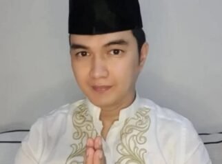 627cbd1d11727 aldi taher Sedang