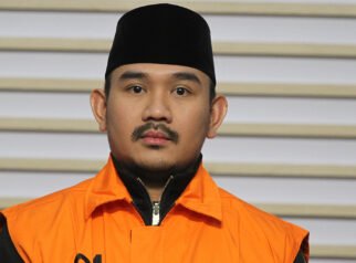 Ade Kuswara Mengaku Tak Tahu soal Pembakaran Rumah Saksi Ade Kuswara Mengaku Tak Tahu soal Pembakaran Rumah Saksi