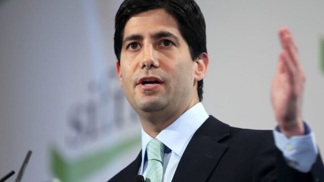 Kevin Warsh Ambil Alih Kendali Bank Sentral AS Kevin Warsh Ambil Alih Kendali Bank Sentral AS