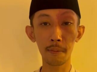 Viral Main Game Saat Rapat, Anggota DPRD Jember Minta Maaf Viral Main Game Saat Rapat, Anggota DPRD Jember Minta Maaf