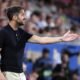 Cesc Fabregas Tak Tutup Pintu Latih Real Madrid Meski Identik dengan Barcelona Cesc Fabregas Tak Tutup Pintu Latih Real Madrid Meski Identik dengan Barcelona