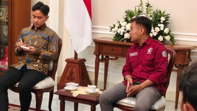 Alumni UBK Minta Dalang Isu Pertemuan Gibran Diusut Alumni UBK Minta Dalang Isu Pertemuan Gibran Diusut