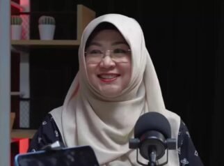 Dokter Tifa Kritik Penangkapan Paksa oleh Polda Metro Jaya Dokter Tifa Kritik Penangkapan Paksa oleh Polda Metro Jaya