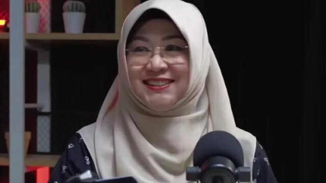 Dokter Tifa Kritik Penangkapan Paksa oleh Polda Metro Jaya Dokter Tifa Kritik Penangkapan Paksa oleh Polda Metro Jaya