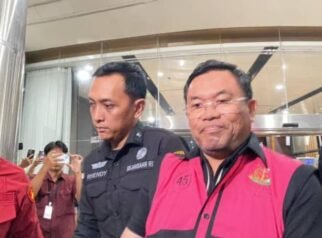 Misteri Hadiah Nanik ke Sony Sonjaya Belum Terjawab Misteri Hadiah Nanik ke Sony Sonjaya Belum Terjawab