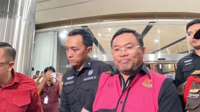 Misteri Hadiah Nanik ke Sony Sonjaya Belum Terjawab Misteri Hadiah Nanik ke Sony Sonjaya Belum Terjawab