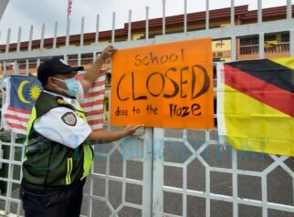 Kabut Asap Kalimantan Ganggu Sekolah di Sarawak 12 d7ba6414e524419ebc57a8398b5ef771