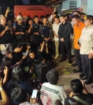 4a1d9ea605ef4f25aa65f6996a93132d Sedang
