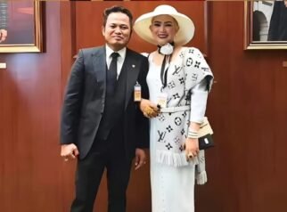 Viral Gaya Busana Istri Gubernur Kaltim Sarifah Suraidah 12 b19c66e5fdc44283bfa305c7743c066b